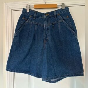vintage ✨ NWT Chic Jean Shorts